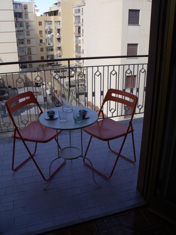 A Tre Passi Dal Centro Hotel Palermo Exterior foto