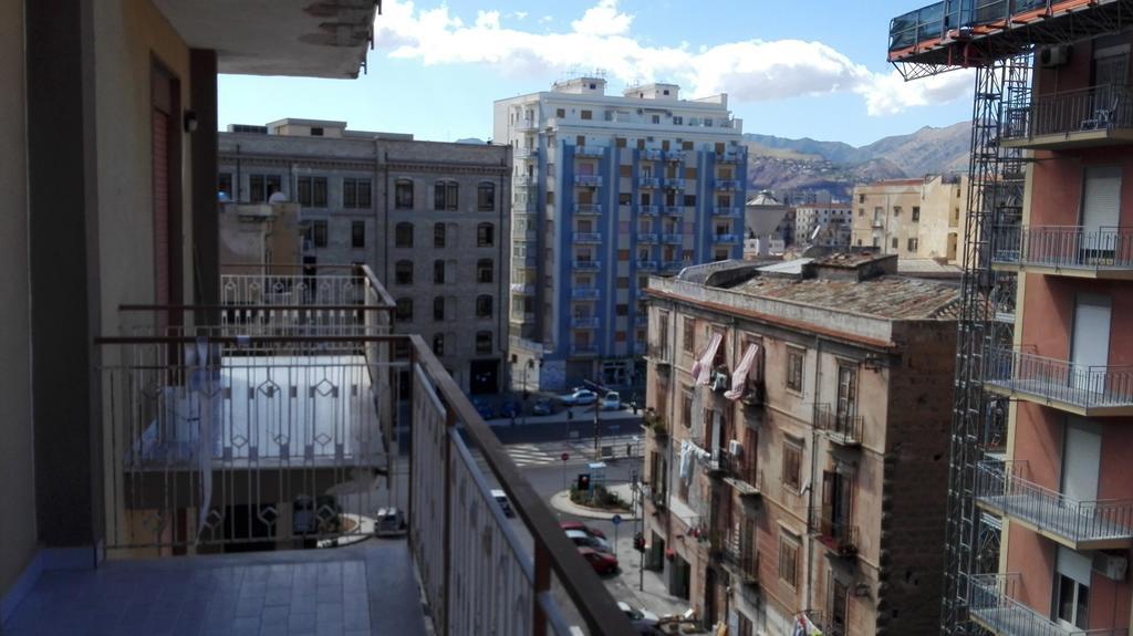 A Tre Passi Dal Centro Hotel Palermo Exterior foto